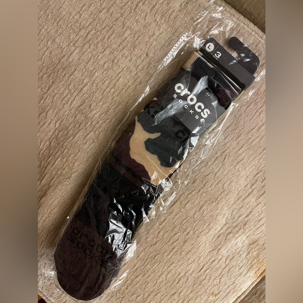 Croc socks unisex size large three pair Army, green, brown and black NWT
